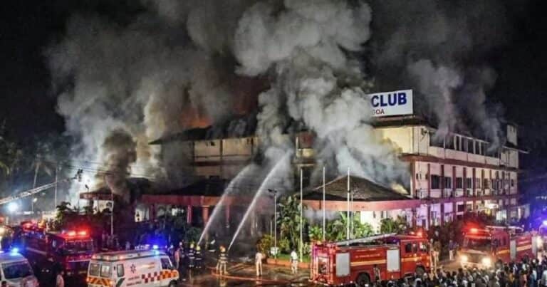 Mueren decenas de personas por un feroz incendio en un boliche: «Es un día muy doloroso»