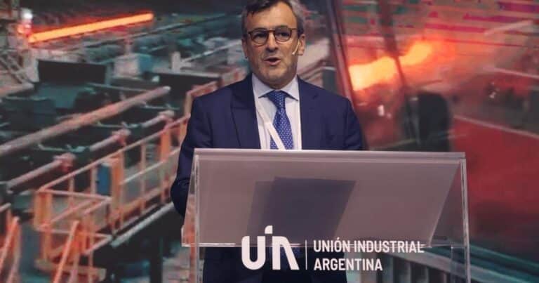 La guerra de los tubos: el jefe de la UIA salió a defender a Paolo Rocca