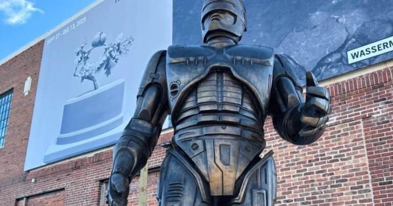 Finalmente RoboCop tiene su estatua en Estados Unidos