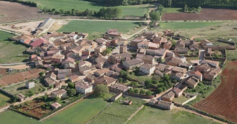Un pueblo español de 40 habitantes ofrece casa gratis y un empleo a quien quiera mudarse allí