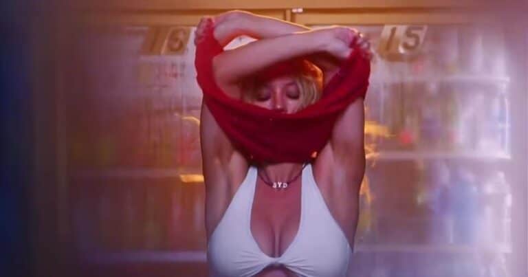 Sidney Sweeney encendió las redes en un video de una marca de ropa interior