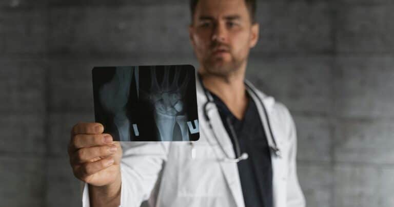 ¿Qué fracturas son las más habituales por osteoporosis?