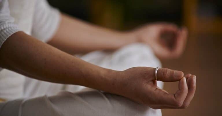La meditación, una práctica rejuvenecedora: un estudio reveló que ayuda a reducir la edad cerebral