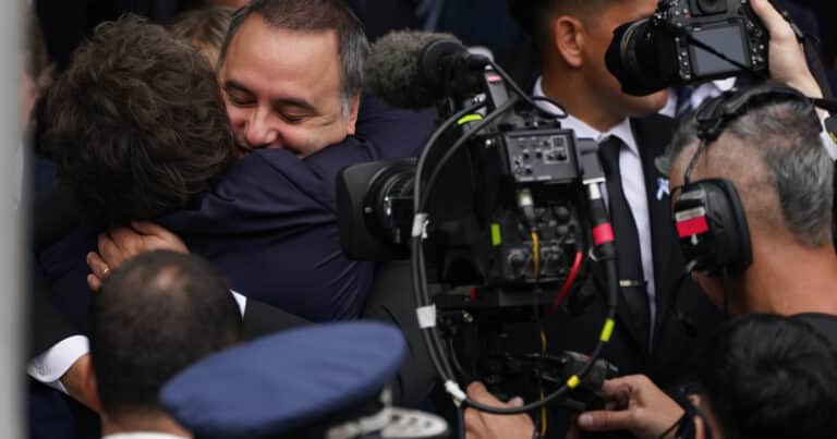 Alerta en Casa Rosada: nueva encuesta con datos durísimos para Adorni y Milei