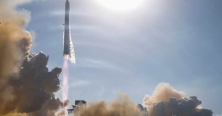 SpaceX tuvo un exitoso lanzamiento de la última versión de su cohete Starship, pero tras el aterrizaje asustó a todos