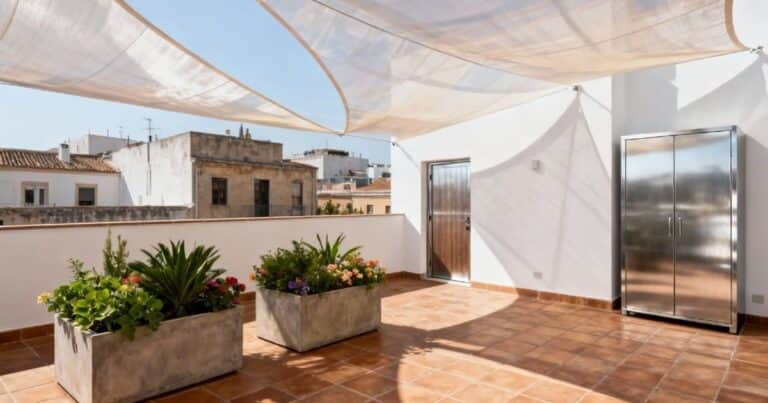 Una pareja compró un ático hace 18 años y usaba la azotea como terraza privada, pero la Justicia les ordenó dejar de usarla y dejarla como estaba