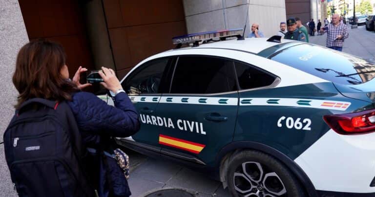 Condenaron a prisión a los padres que encerraron a sus hijos en “la casa del horror”
