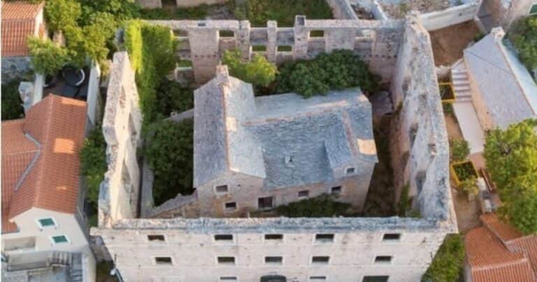 El misterio de la increíble casa construida dentro de otra casa
