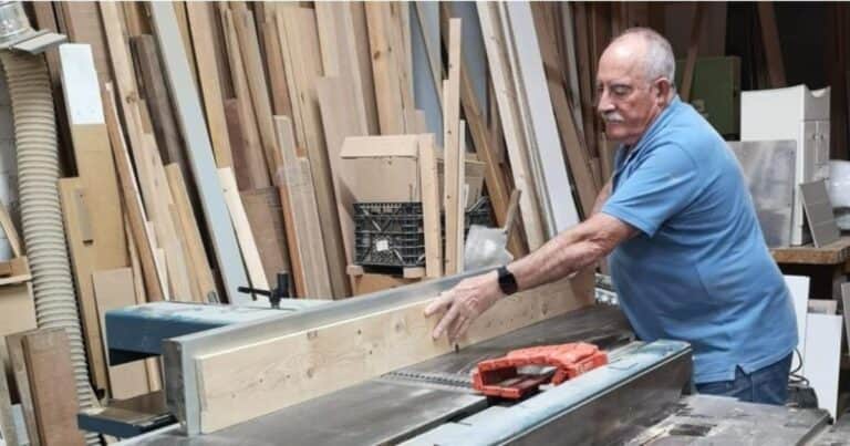Antonio, carpintero jubilado, 67 años: «Ya no hay talleres como antes y no se valora el oficio»