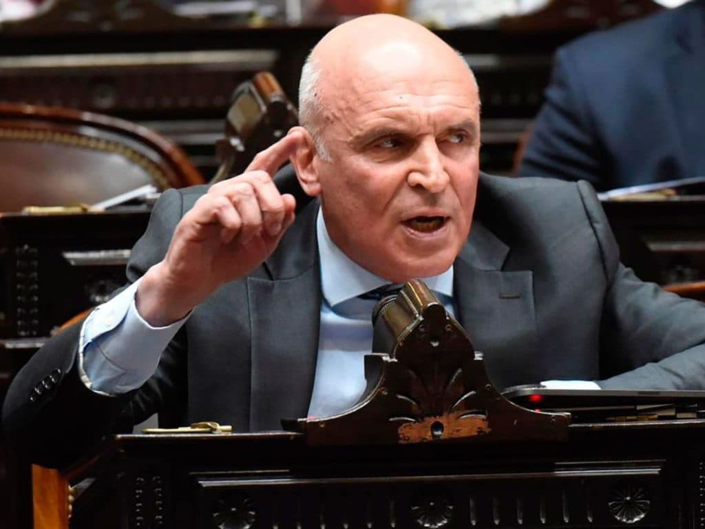 Procesaron a José Luis Espert: le impusieron un embargo millonario y le prohibieron salir del país