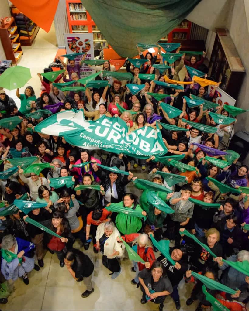 «El aborto es legal»: con un pañuelazo, Córdoba lanzó el 39° Encuentro Plurinacional