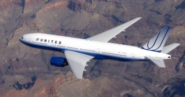Un avión de United Airlines rumbo a China tuvo que regresar luego de dos horas de vuelo por un insólita razón