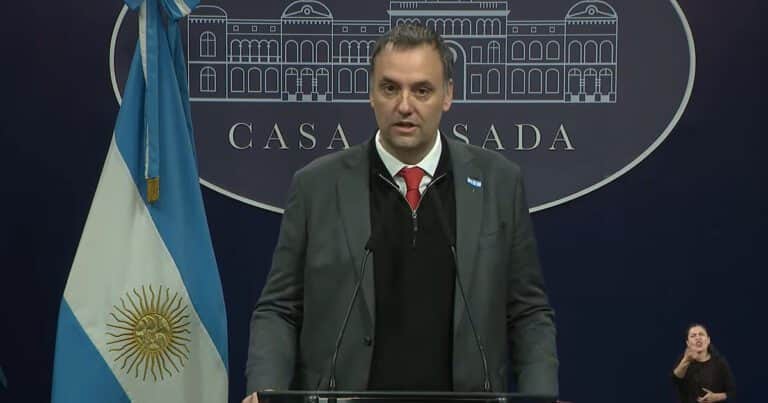 ADEPA pide que el Gobierno revea los nuevos requisitos para que puedan trabajar los periodistas acreditados en Casa Rosada