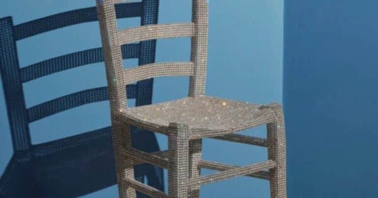 El museo Palazzo Maffei denunció al turista que destruyó la emblemática silla de Van Gogh al intentar sentarse para sacarse una foto
