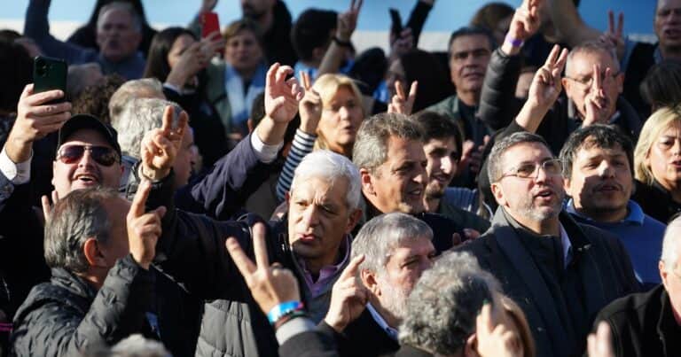 Cristina presa: uno por uno, los dirigentes kirchneristas que fueron a Plaza de Mayo para repudiar la detención de la expresidenta por corrupción
