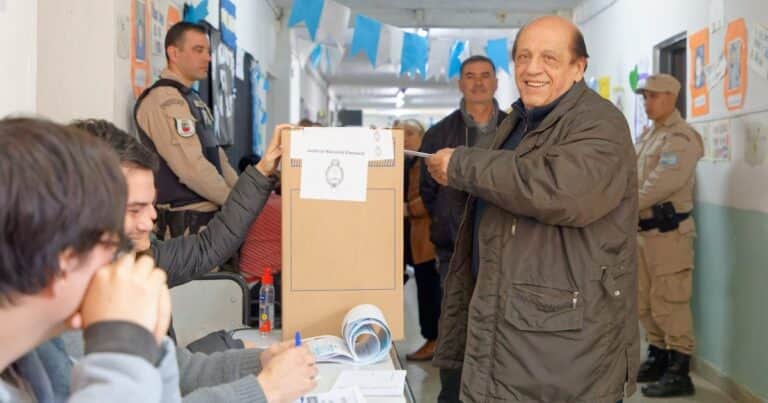 Con críticas al armado del peronismo, el histórico intendente Juan José Mussi va de primer candidato a concejal y advierte que inscribió su boleta corta