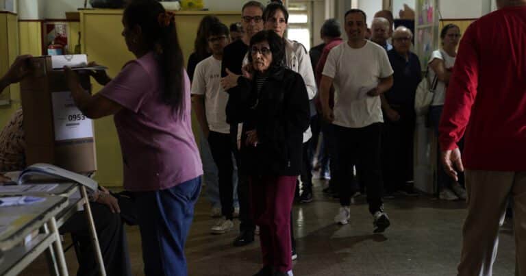 El Gobierno proyecta una participación superior al 70% en las elecciones y asegura que “el ausentismo beneficia a los K”