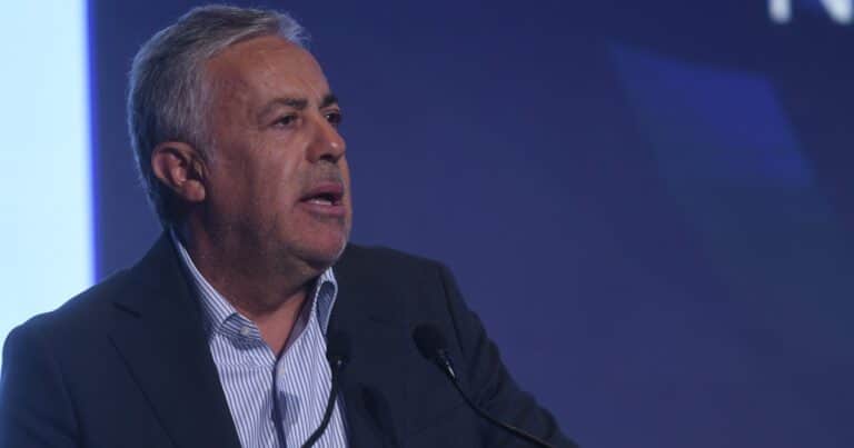 Uno de los gobernadores que viajó con Milei se distanció de sus críticas a los empresarios: «No estoy de acuerdo con las generalizaciones»