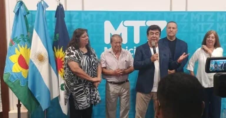 Sorpresa en La Matanza: Héctor «Toty» Flores, histórico referente de Elisa Carrió, juró en el gabinete del peronista Fernando Espinoza
