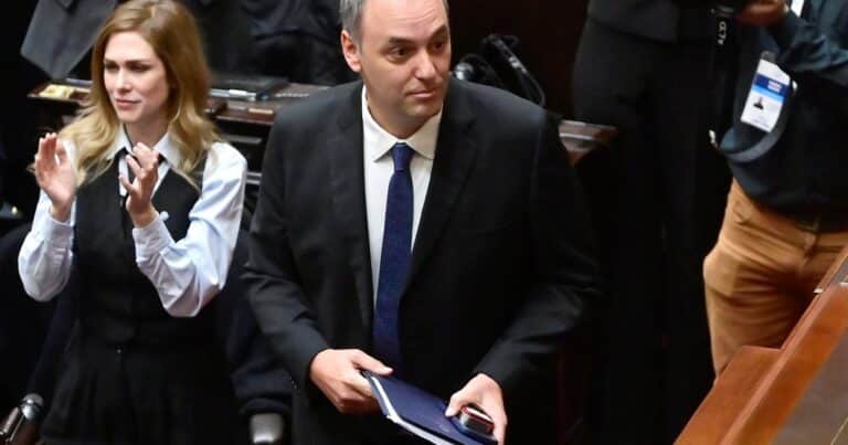 Villarruel le exige a Adorni que vaya este mes al Senado y la oposición pidió una sesión en Diputados para avanzar con su interpelación