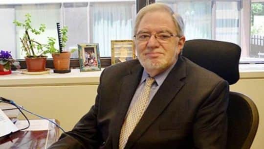 Claudio Loser le pide a Milei que baje las tasas de interés y deje subir el dolar para salir de la recesión
