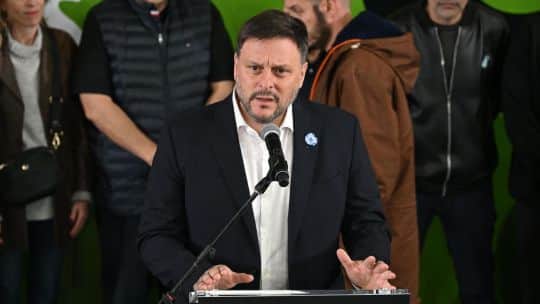 Leandro Santoro contra el gobierno de Milei por la morosidad: "Les chupa un huevo"