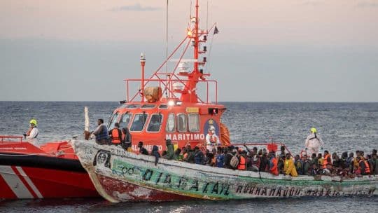 RDC: crece la tensión en Reino Unido por las protestas de grupos de ultraderecha contra la inmigración