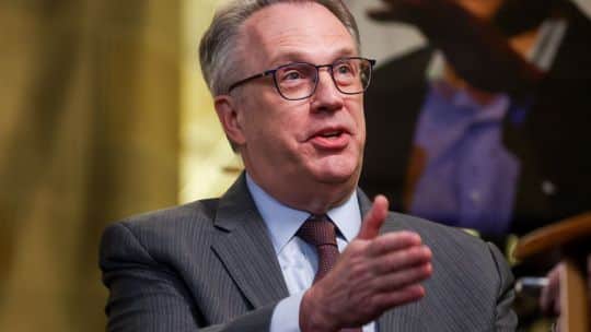 Williams, de la Fed de Nueva York, dice que aún queda trabajo por hacer para frenar inflación