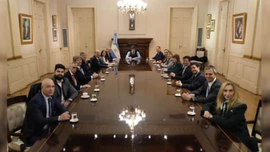 La agenda de Milei: reunirá al Gabinete para tratar temas de Malvinas y recibirá en audiencia especial a un perro de la Policía Federal