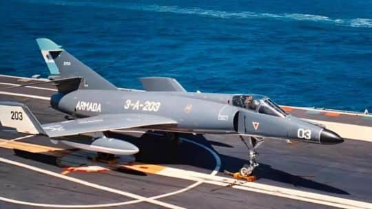 Por el recrudecimiento del conflicto, Londres refuerza su poder militar en Malvinas: por qué cuatro aviones son clave