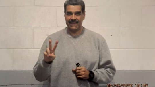 Difunden las primeras fotografías de Nicolás Maduro desde su prisión en Estados Unidos