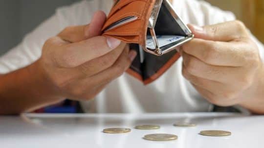 El 80% de los cordobeses admite que la falta de dinero le impide vivir como quiere, según una encuesta
