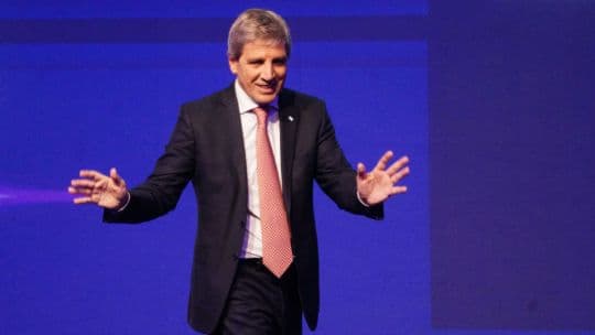 Luis Caputo negocia un financiamiento de US$ 1.000 millones para afrontar vencimientos de deuda