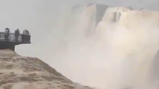 Las Cataratas del Iguazú superaron los 8 millones de litros por segundo y quintuplicó sus valores normales
