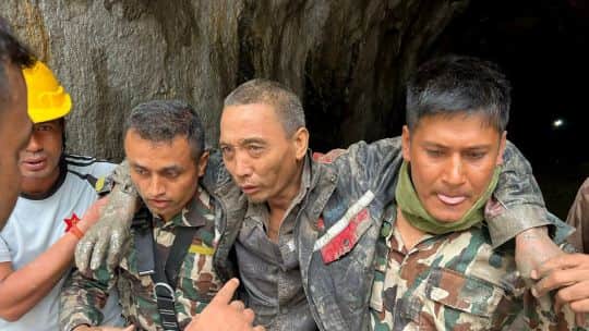 Nepal: otros dos rescates milagrosos mantienen la esperanza de más sobrevivientes