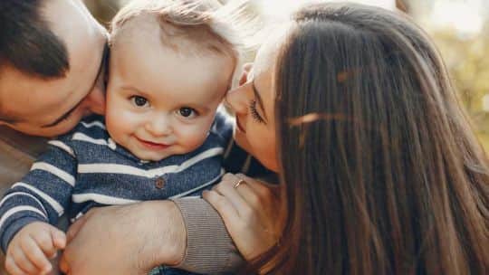 Por qué los argentinos postergan tener hijos: el peso de la economía, del trabajo y de la vivienda