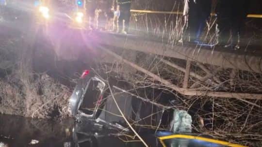 Encontraron muerto al nene de tres años que cayó con sus padres a un canal en Río Negro