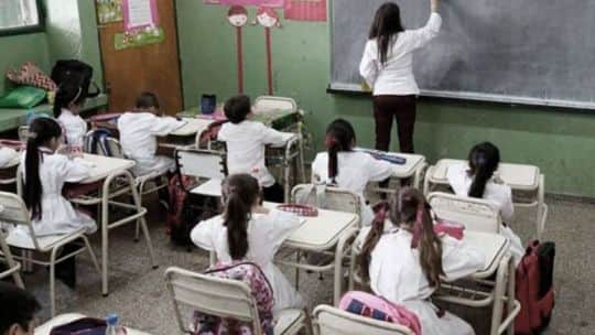 Argentina empeoró su desempeño en las PISA 2025: 8 de cada 10 estudiantes no logran niveles básicos en Matemática