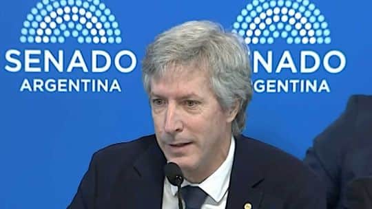 Bausili reveló que el oro del BCRA está en Suiza y se cruzó con la oposición: “Parece atractivo armar una conspiración”