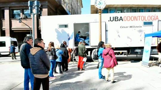 La UBA llevó su reclamo de financiamiento a Plaza de Mayo: clases públicas y atención odontológica