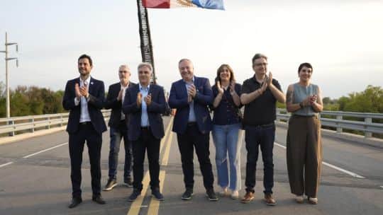 Raid por el este: inauguraciones, rosca y foto política de Llaryora en Villa María y Villa Nueva
