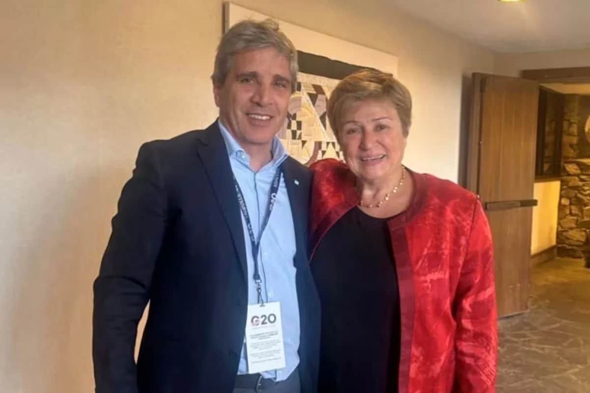 Caputo defendió el rumbo económico ante Georgieva y espera a Bessent