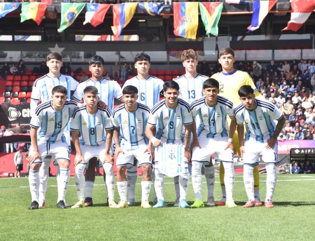 Con gol de una joya de Belgrano, Argentina logró un agónico empate en los Suramericanos