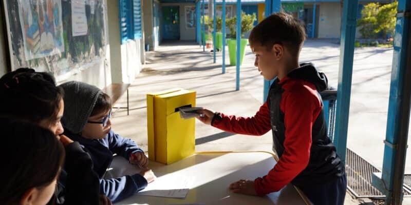 Estudiantes de escuelas municipales forman su propio Parlamento Infantil en Córdoba