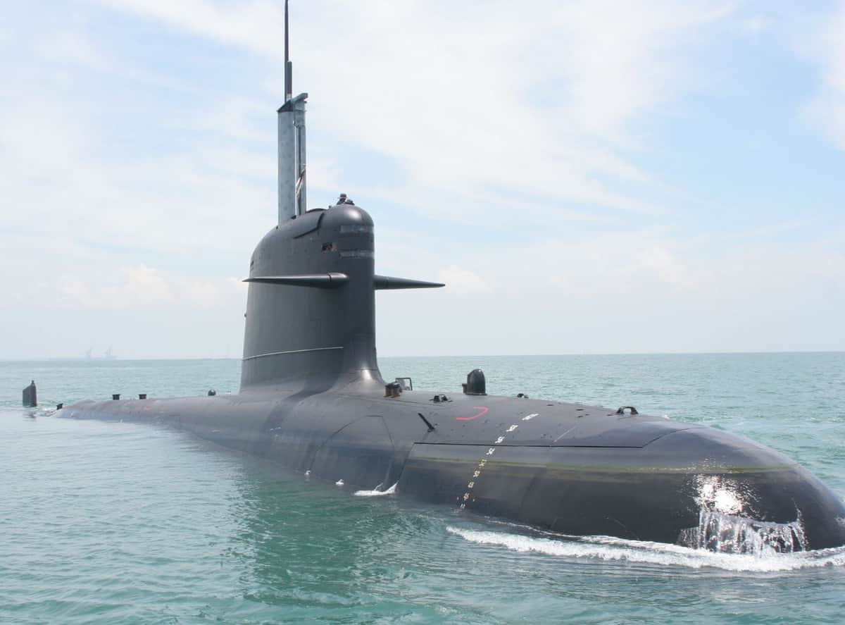 Fuerte plan militar: el Gobierno busca comprar tres submarinos