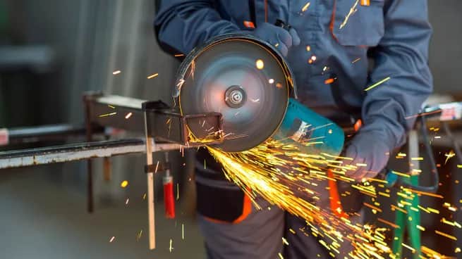 La industria cayó 5% en julio y la UIA advierte por la caída de la demanda e importaciones