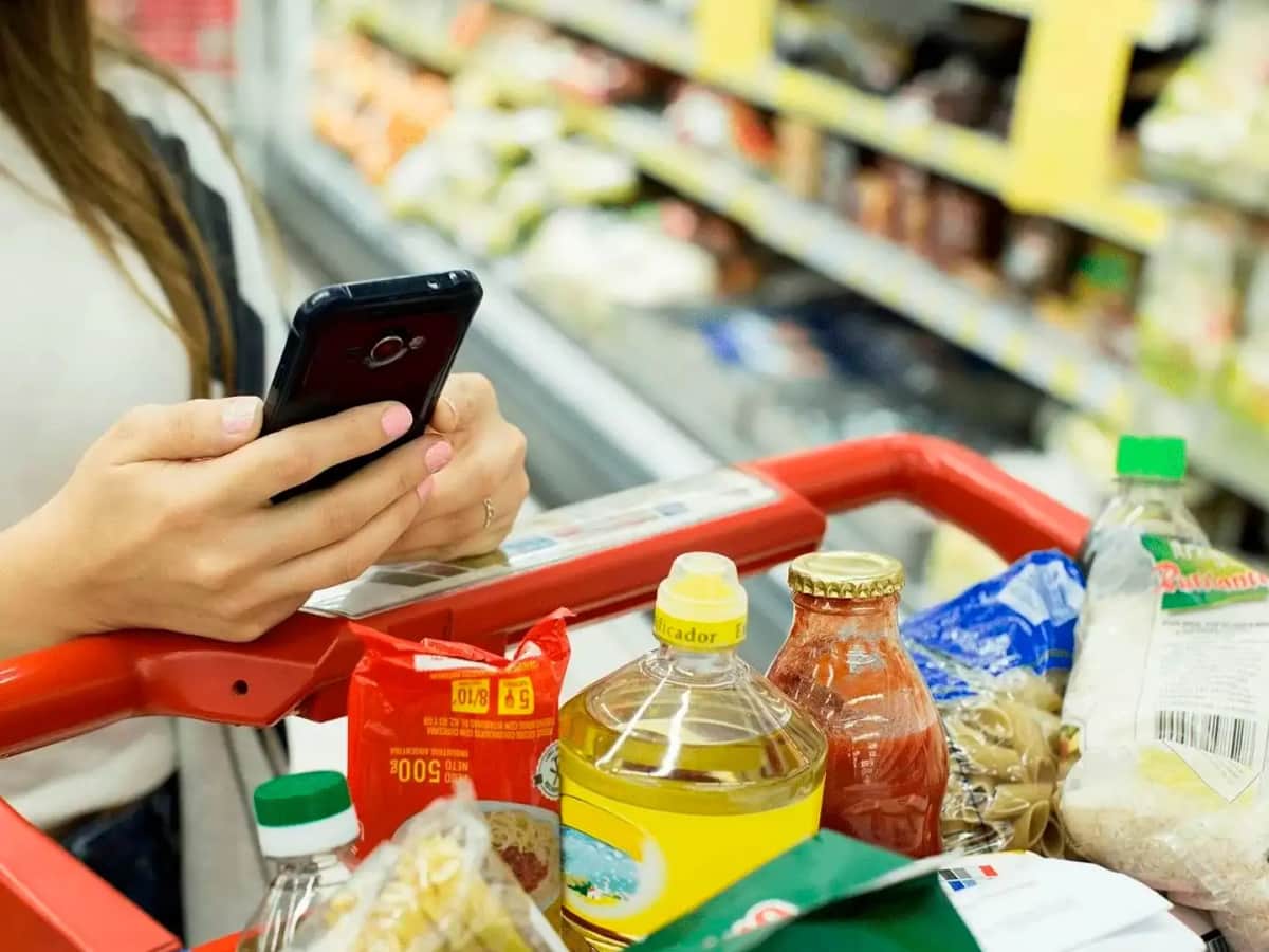 Las canastas básicas subieron más que la inflación y una familia necesitó $1,6 millones