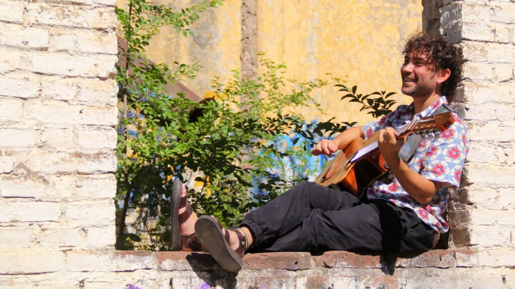 Pablo Bruno: Le canto a mi abuela, al monte y a mi país