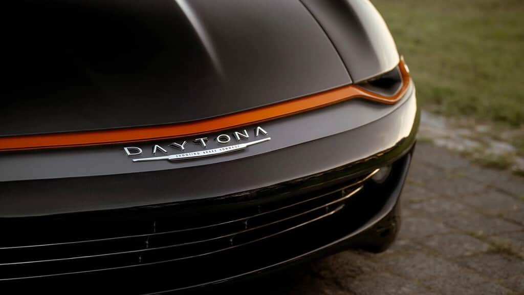Ferrari nunca fabricó este 599 GTB: un diseñador lo ha transformado en un homenaje al Daytona familiar de 1972 único