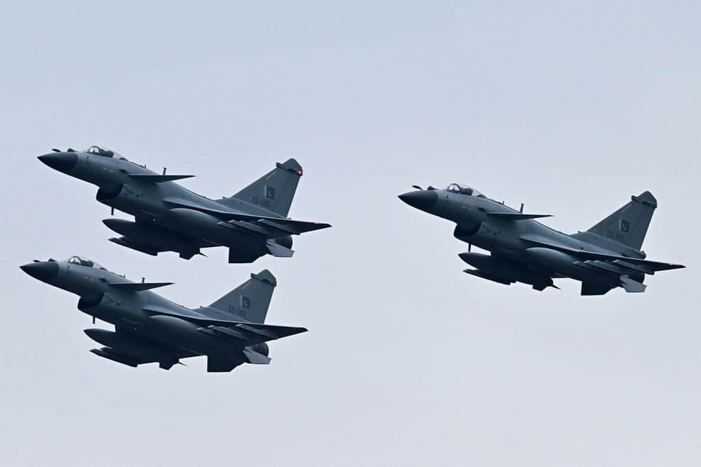 China nunca había desplegado tantos aviones militares fuera de casa. Lo ha hecho frente al ejército más poderoso de África